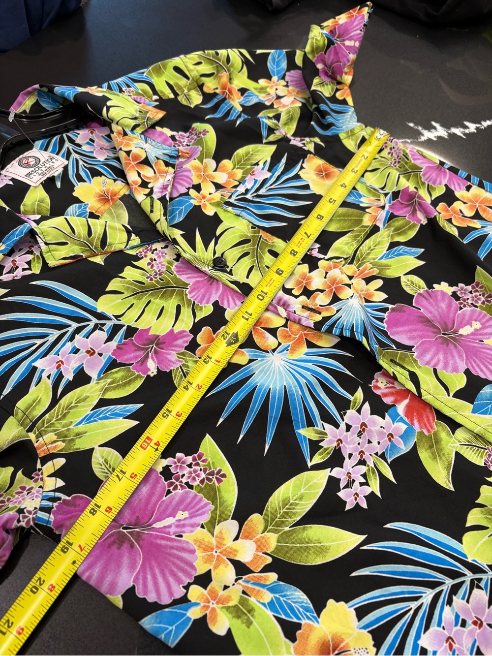 Revolution‎ Black Hawaiian Shirt with Green, Blue & Purple Floral Print men’s S - Picture 3 of 5